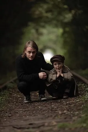 Постер к фильму Krigen der splittede min familie (2020)