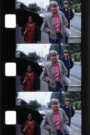 Постер к фильму Une journée avec les Cantrill et Hélène (1985)
