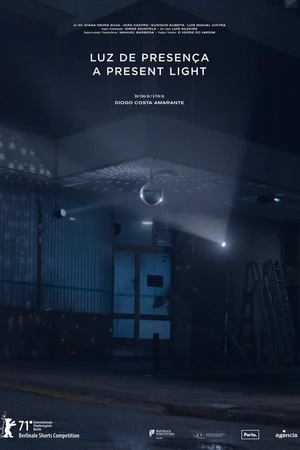 Постер к фильму Luz de Presença (2019)