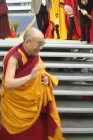 Постер к фильму Kommt ein Gott auf Besuch... Der Dalai Lama in Frankfurt (2009)