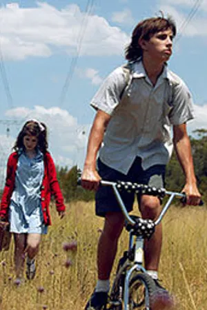 Постер к фильму Расстояние между (2010)