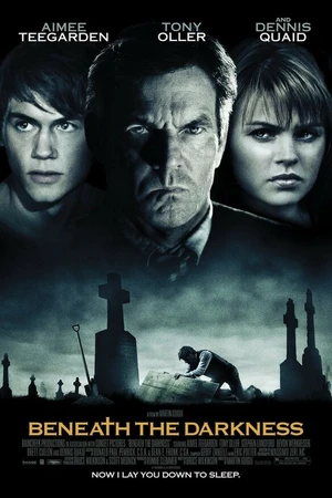 Постер к фильму Сквозь тьму (2011)