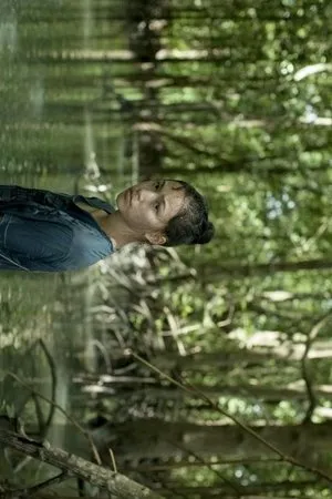 Постер к фильму Девушка в воде (2011)