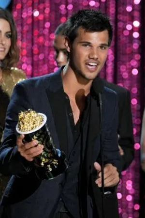 Постер к фильму Церемония вручения премии MTV Movie Awards 2012 (2012)