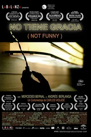 Постер к фильму Не смешно (2013)