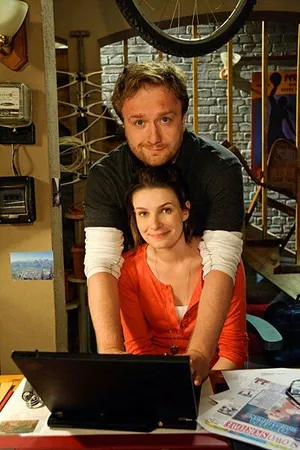 Постер к сериалу Все любят Романа (2011 - 2012)