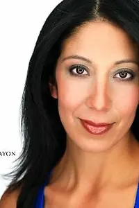 Актриса Sarah Hayon — фото персоны