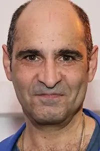 Актёр Зубин Варла — фото персоны