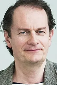 Актёр Оливер Тернер — фото персоны