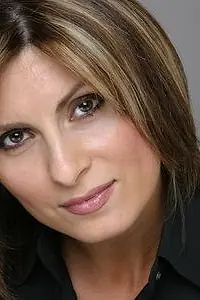Актриса Parisa DeFaie — фото персоны