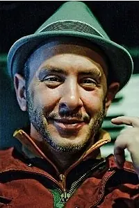 Актёр Сэм Холландер — фото персоны