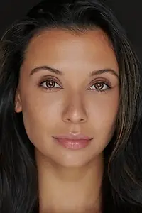 Актриса Emily Shah — фото персоны