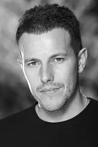 Актёр Lee Latchford-Evans — фото персоны