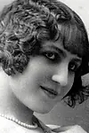 Актриса Renée Baltha — превью фото персоны