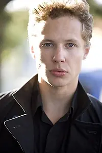 Актёр Dustin Varpness — главное фото персоны