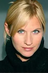 Актриса Simone Heher — фото персоны