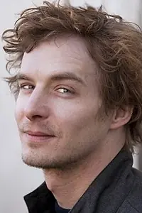 Актёр Simon Charasson — главное фото персоны
