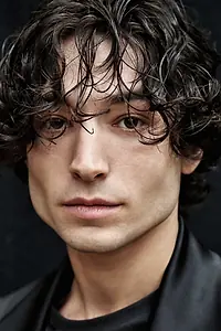 Актёр Эзра Миллер — фото персоны