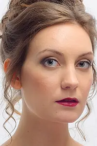 Актриса Александра Остроухова — фото персоны