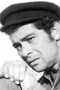 Актёр Бехруз Восуги — фото персоны