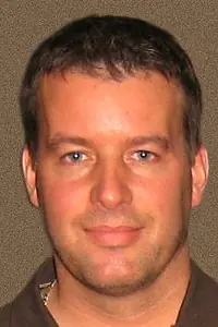 Актёр Дэниэл Симпсон — фото персоны