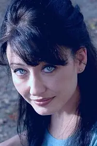 Актриса Heidi Harian — фото персоны
