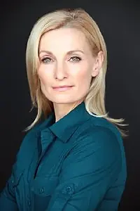 Актриса Пола Элиотт — фото персоны
