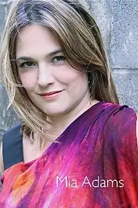 Актриса Миа Адамс — фото персоны