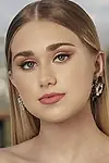 Актриса Эмили Скиннер — превью фото персоны