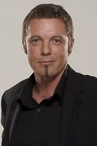 Актёр Уоррик Грайр — главное фото персоны