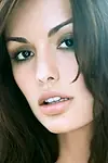 Актриса Кэролайн де Соуза Корреа — превью фото персоны