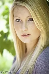 Актриса Caitlin Ribbans — главное фото персоны