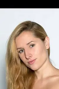 Актриса Адрианна де Свастич — главное фото персоны