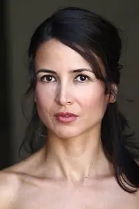 Актриса Ebru Caparti — главное фото персоны