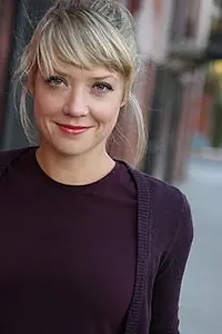 Актриса Lauren Cook — фото персоны
