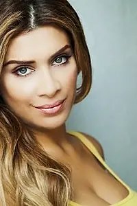 Актриса Azadeh Afsahi — главное фото персоны