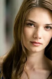 Актриса Эмбер Уотсон — фото персоны