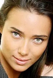 Актриса Алисия Холл — фото персоны