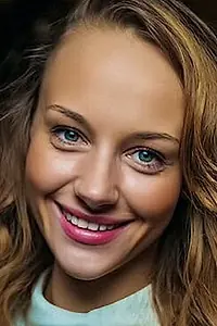 Актриса Юлия Сапина — главное фото персоны