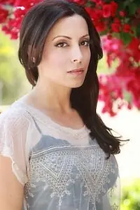 Актриса Maryam Motagi — главное фото персоны