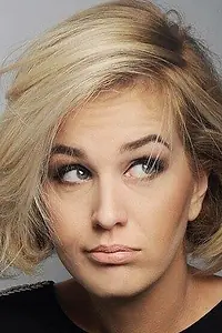 Актриса Альбулена Крюэзиу — фото персоны