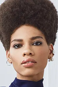 Актёр Carly Cushnie — фото персоны