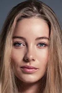 Актриса Шарлотта Вега — фото персоны