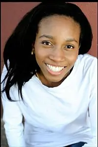 Актриса Фэйвор Онвука — фото персоны