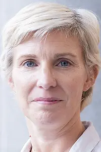 Актриса Эмма Лоуч — фото персоны