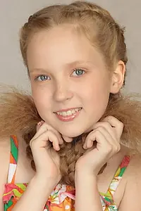 Актриса Полина Тарасова — фото персоны