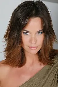 Актриса Ивелин Хиро — фото персоны