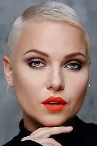 Актриса Яззу — фото персоны