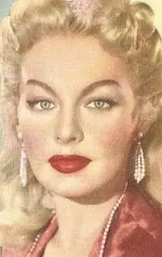 Актриса Лили Ст. Кир — фото персоны