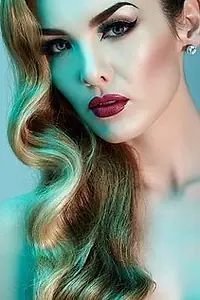 Актриса Миранда Барри — фото персоны